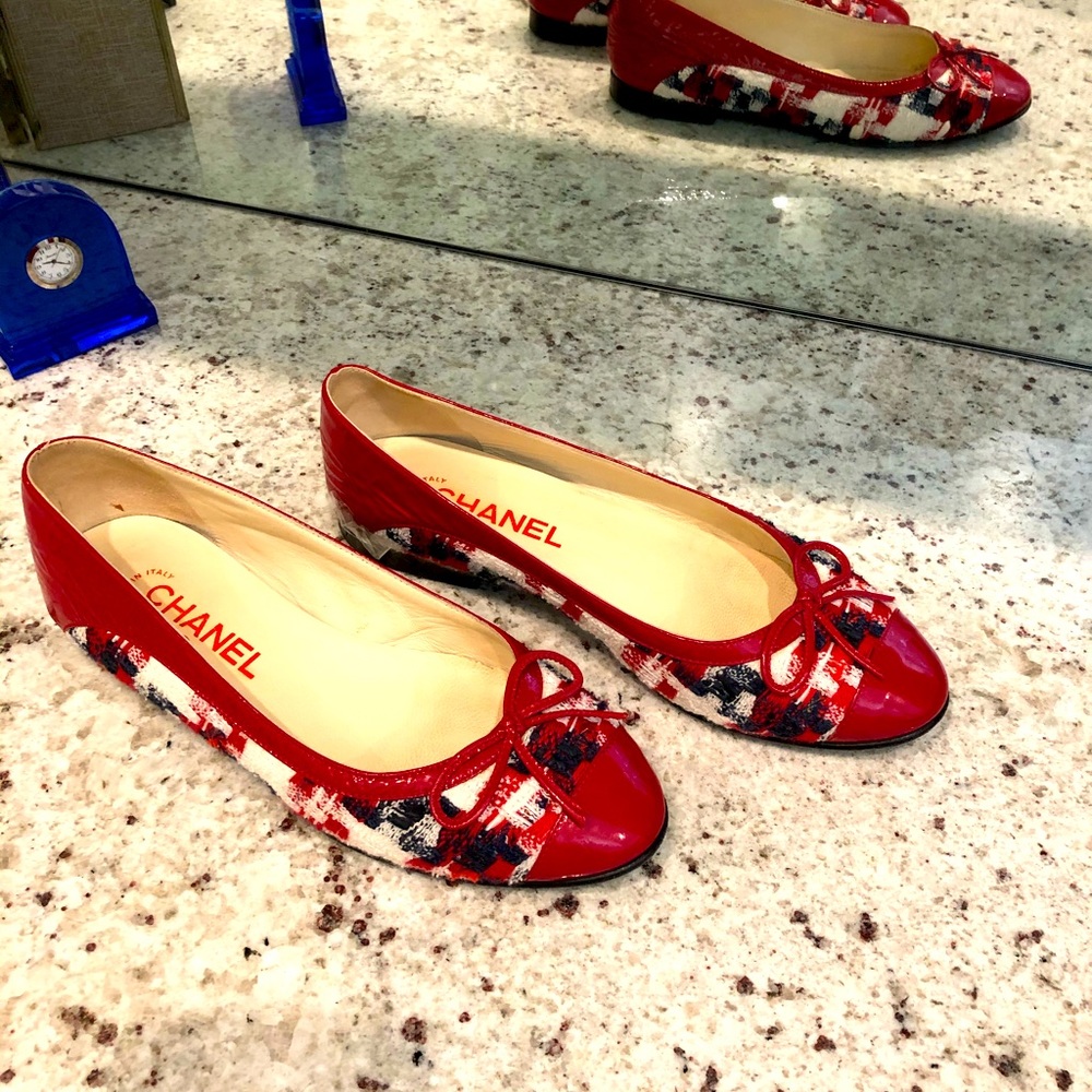 Chanel classic two tone ballet flats size 37
